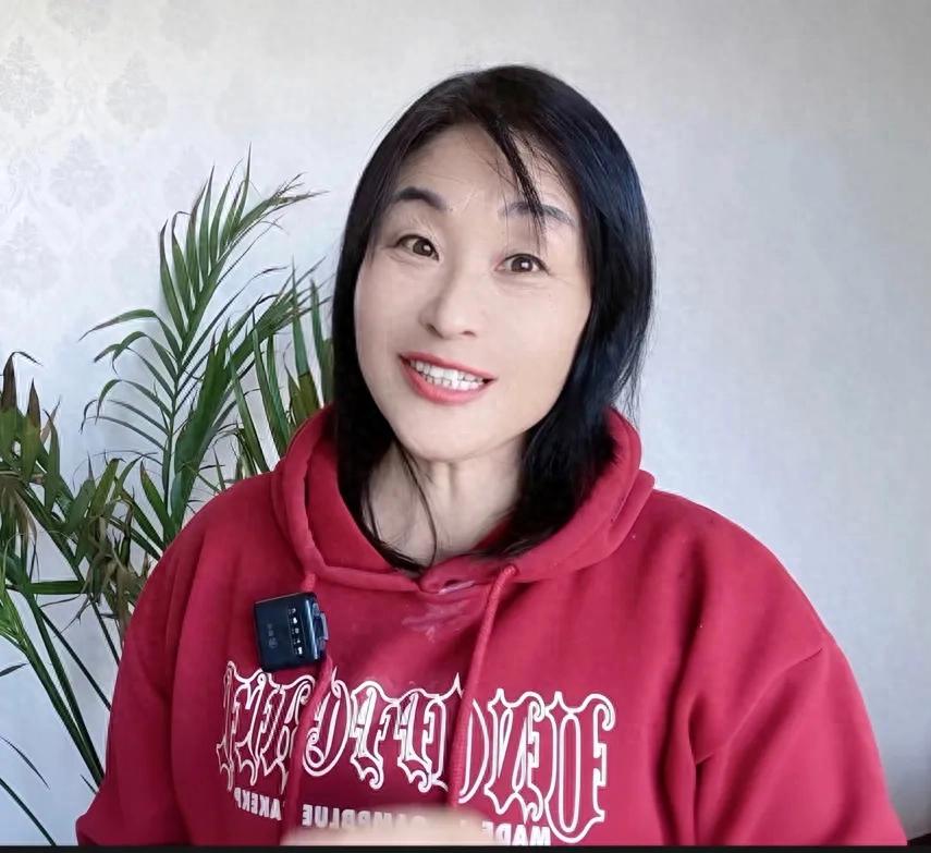 农村妇女不顾家人反对辞职，抖音创业不走捷径-AI网创
